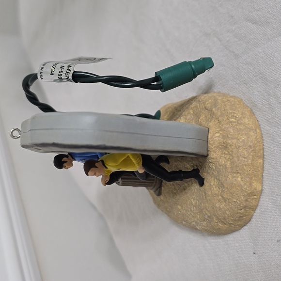 Hallmark Keepsake Ornament Star Trek Kirk and Spock 2007 Magic Voice/Light - Picture 10 of 12